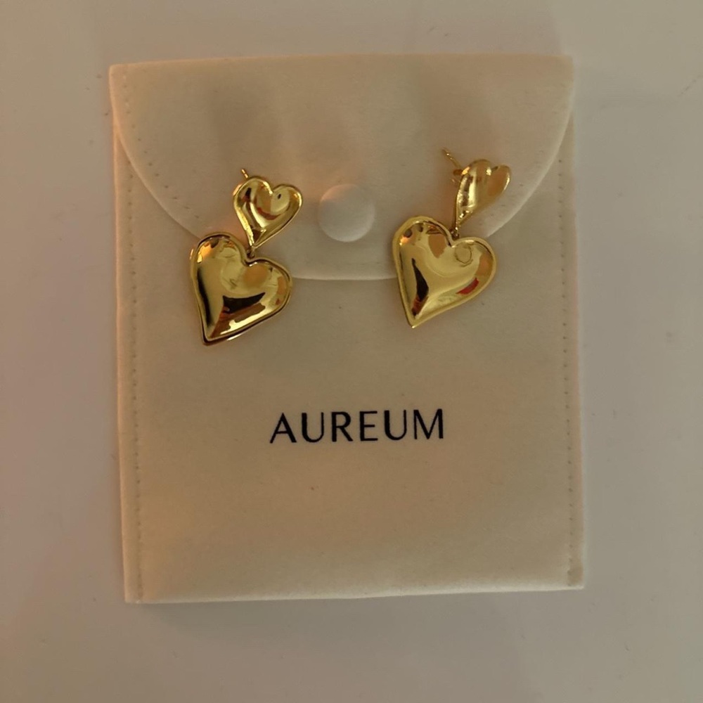 Aureum collective gold heart earrings